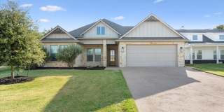 Executive 4 Bedroom home that feels brand new! Executive 4 Bedroom home that feels brand new! Gallery 1