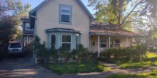 Cute 4/BD-2 Bath Home Off Pioneer Parkway Gallery 1