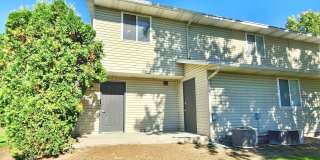 Charming 2 bedroom 1 bath townhome available! Gallery 3