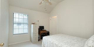 1421 Spiderlily View Gallery 10