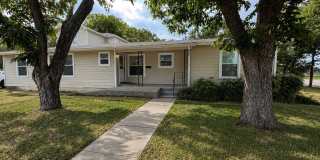 9bed/4bath duplex in North Campus Gallery 1