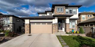 Luxury Living in The Farm with Private Backyard & Finished Basement! Gallery 1