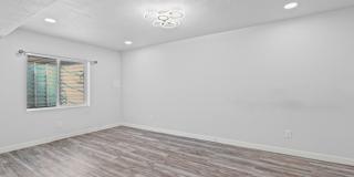 Large luxurious house with view of beautiful Utah Lake! Gallery 14