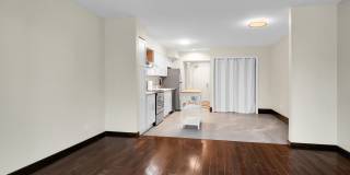 0bd/1ba Bellevue Condo Gallery 10