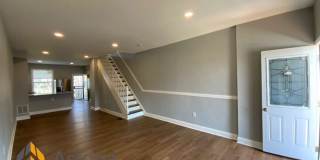 End Unit 3 Bedroom + Den with Backyard and Semi Finished Basement Gallery 4