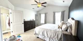 Minutes to the Beach! Conveniently located between Jacksonville & Wilmington Gallery 18
