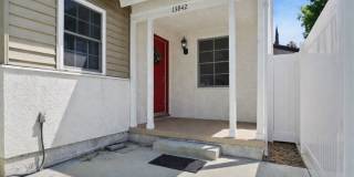 13842 Hamlin Street Gallery 7