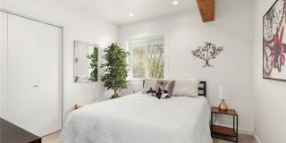 Architectural Seattle Masterpiece with Panoramic Water Views Gallery 30