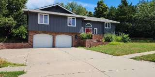 2-Car Garage + Washer & Dryer + Recently Updated! Available September 3rd! Gallery 14