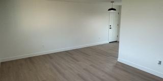 Stunning 2BD/1BA Condo w Garage - Prime Location! Gallery 5