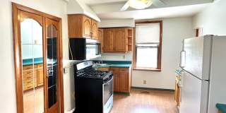 Conveniently Located 1 Bed, 1 Bath Unit - Available 7/1! Gallery 4