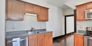 4 Bedroom , 2 Bath Newly Renovated house - Right off of High St Gallery 6