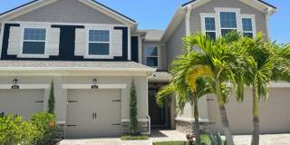 3/2.5 FURNISHED OPTION- No deposit for qualified applicants! Short Term Available! Gallery 1