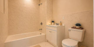 434 Warwick St Apt F2DJ Gallery 1