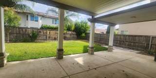5 Bedroom Home Behind the Gate of Wisteria Place Gallery 25
