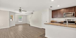3BR Townhome in Tavares with Open Floor Plan & Community Playground Gallery 5