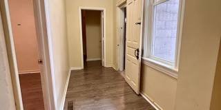 560 Manor St Gallery 18