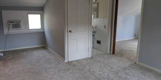 1906 E Mifflin St Gallery 16