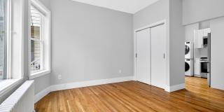 studio unit with washer/dryer Gallery 1