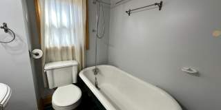 910 Union SE - Water included, Washer/dryer hook-up, Off-street parking. Gallery 7