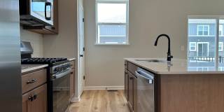 Rare Rogers 3 bed brand new town house for lease!!! Rare Rogers 3 bed brand new town house for lease!!! Gallery 4
