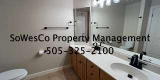 Gorgeous Townhome in Central Farmington with Three Bedroom Plus an Office Gallery 13