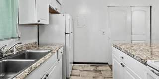 2752 HIDDEN LAKE Boulevard Gallery 8