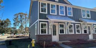 3 Bedroom 2.5 Bathroom Townhouse in Windward Village - Summerville Gallery 1