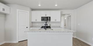 Available May 29 | $2,550 – Hampton Hills Living Near Stargate Gallery 14