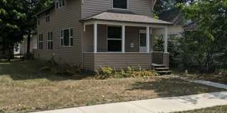 New Listing! 3+ bedroom/2bath Close to Everything!! Gallery 1