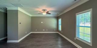 Beautiful 4 Bed 2.5 Bath Home in North Fayetteville Gallery 4