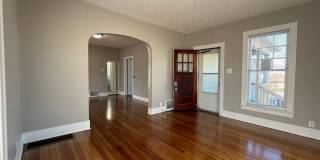 Charming 2 Bedroom Home with Garage on Corner Lot Charming 2 Bedroom Home with Garage on Corner Lot Gallery 4