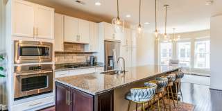 Stunning One Loudoun Townhome – 3BR / 3.5BA in Prime Ashburn Location – Available May 1 Gallery 9