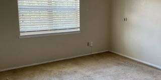 Great 2 Bedroom Condo ! Gallery 40
