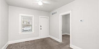 Charming Renovated 2 Bedroom Bungalow Gallery 9