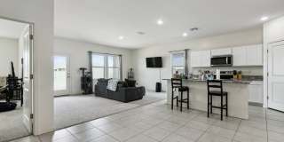 Charming 3BR House in Tolleson Gallery 11