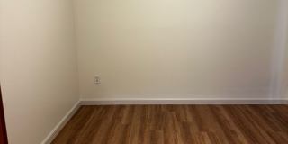Appealing 2 bed / 1.5 bath townhouse in Greenwood/N Seattle with new flooring Gallery 16