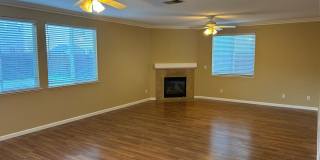 Beautiful 4 Bedroom, 2.5 Bath Oakley Home W/ Large Yard Gallery 4