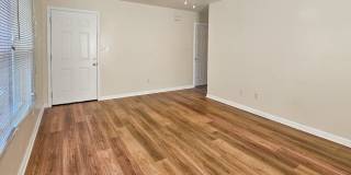 Knoxville 37921 - 3 bedroom, 2 bath Duplex - Contact Ryan Fogarty 865-333-4840 Gallery 4