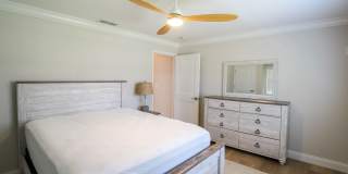 Luxury Annual Rental with Resort-Style Pool on Longboat Key Gallery 12