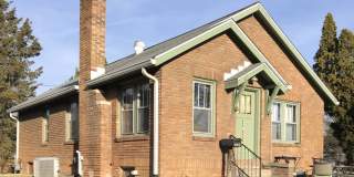 402 S Eagleson - 3bed/1 bath - Walking distance to campus! Gallery 1