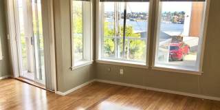 Gorgeous Queen Anne View Condo Gallery 3