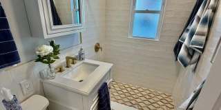 211 W walnut Gallery 7