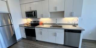 Red Oak at 409 Elm Street Gallery 7