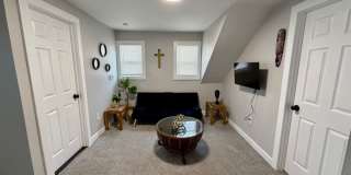 Fully Furnished And Updated 4 bedroom 2 bath house for Lease Gallery 12