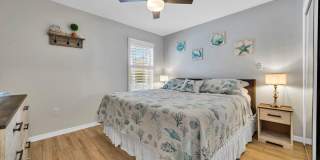 Gorgeous 4 bedroom pool house for rent w/ deeded beach access + pool & yard service included in the rent! Gallery 33