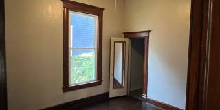 Adorable 3 Bedroom, 2 Bath on N Summit Gallery 6