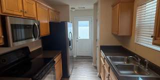 Discover Comfort and Convenience 3 BR/3 BA Home in Desirable Bridgewater Community! Gallery 3