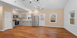 4Bd/ 2Bath Ranch Style home mins from Downtown Burlington 4Bd/ 2Bath Ranch Style home mins from Downtown Burlington Gallery 11