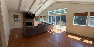Spacious 4-Bedroom Home Plus Large Bonus Space – West Slope Vista Hills Gallery 20